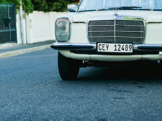 taches sous ma voiture dois je minquieter