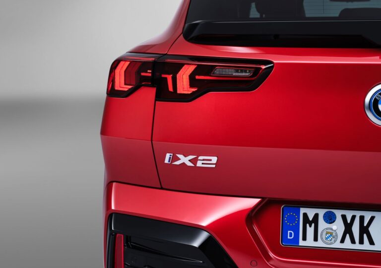 P highRes the first ever bmw i ()