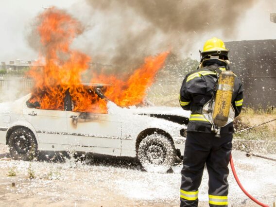 fireman access sécurité véhicule électrique