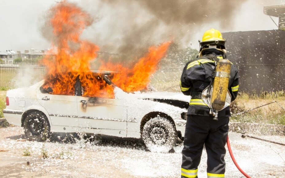 fireman access sécurité véhicule électrique