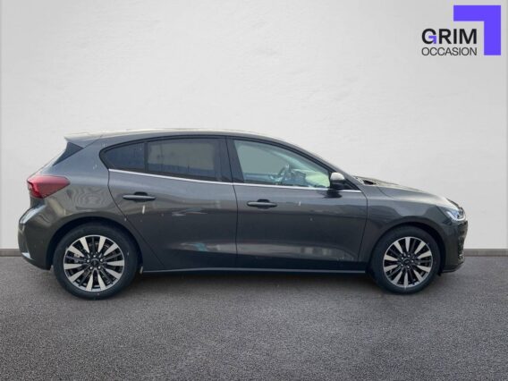 ford focus flexifuel ss mhev titanium design