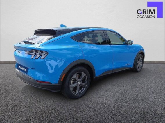 ford mustang mach e extended range kwh ch