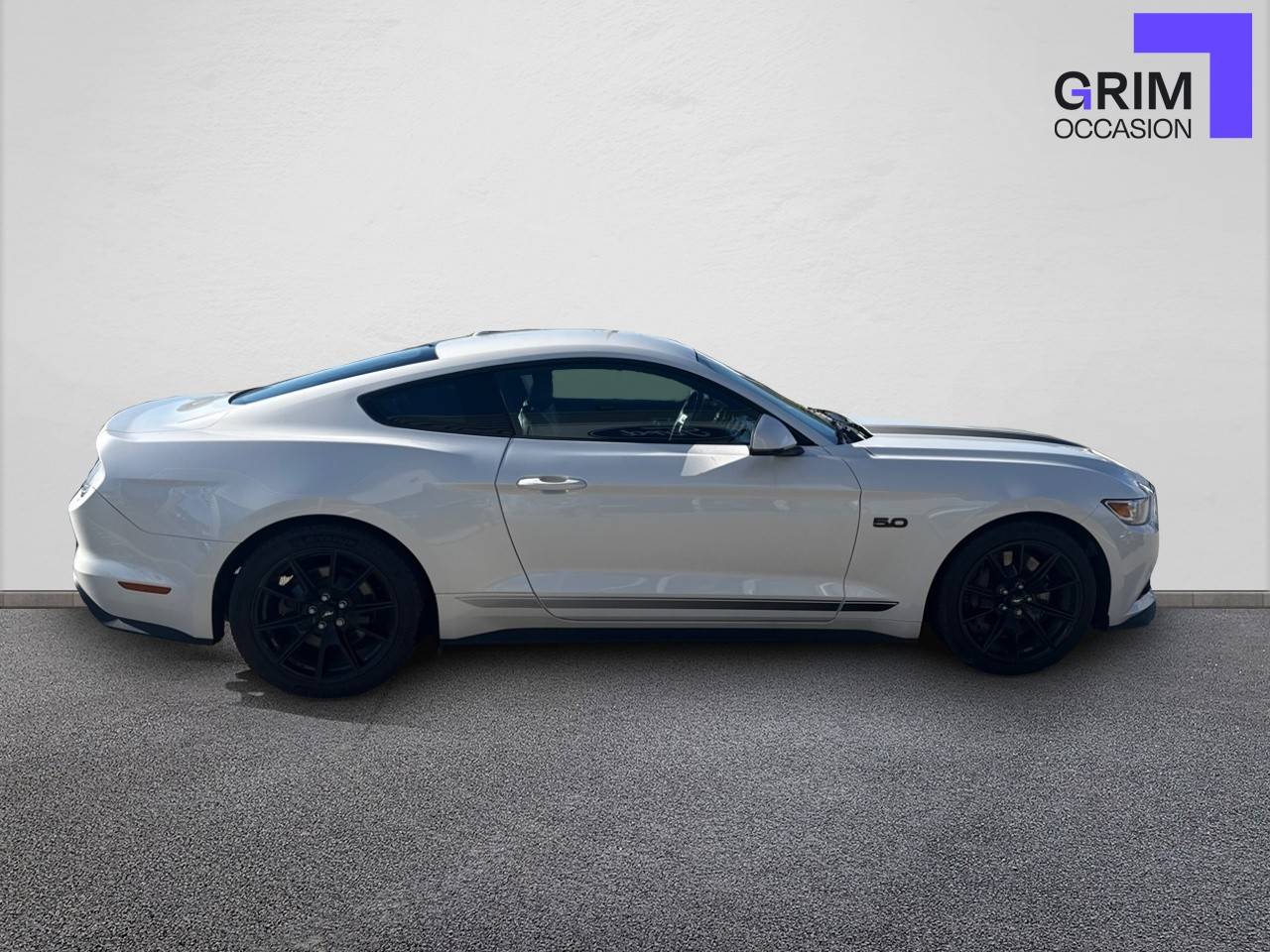 ford mustang fastback v black shadow edition a