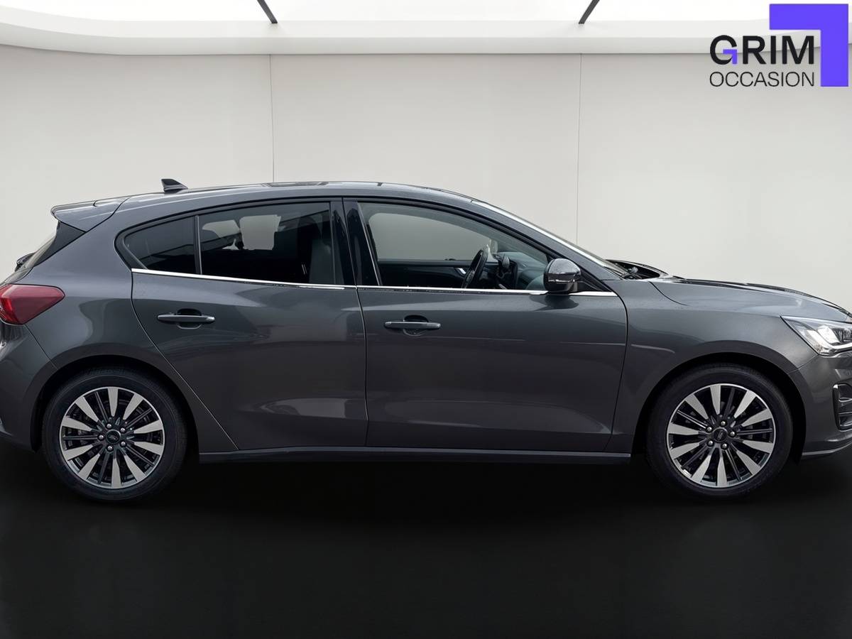 ford focus flexifuel ss mhev titanium design