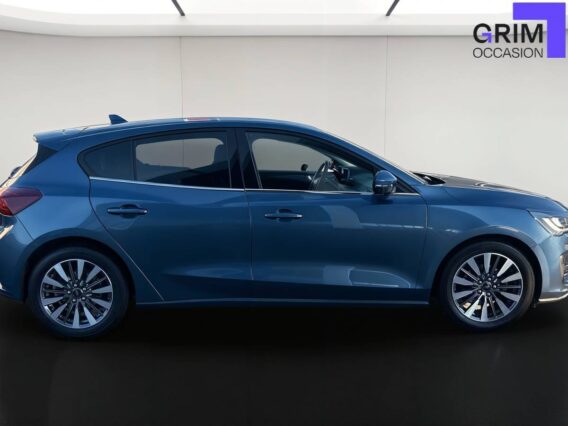 ford focus flexifuel ss mhev titanium style