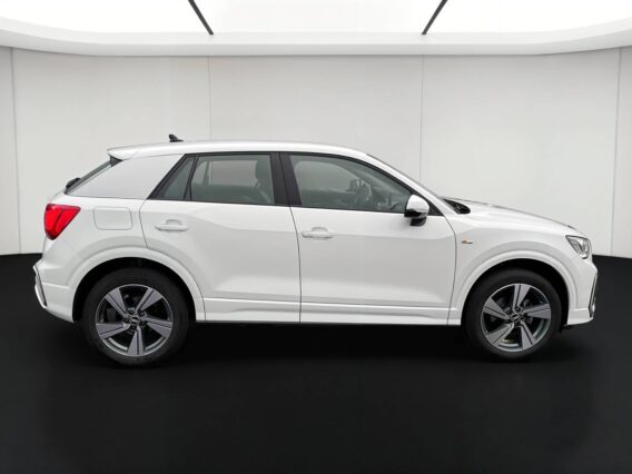 audi q tfsi s tronic s line