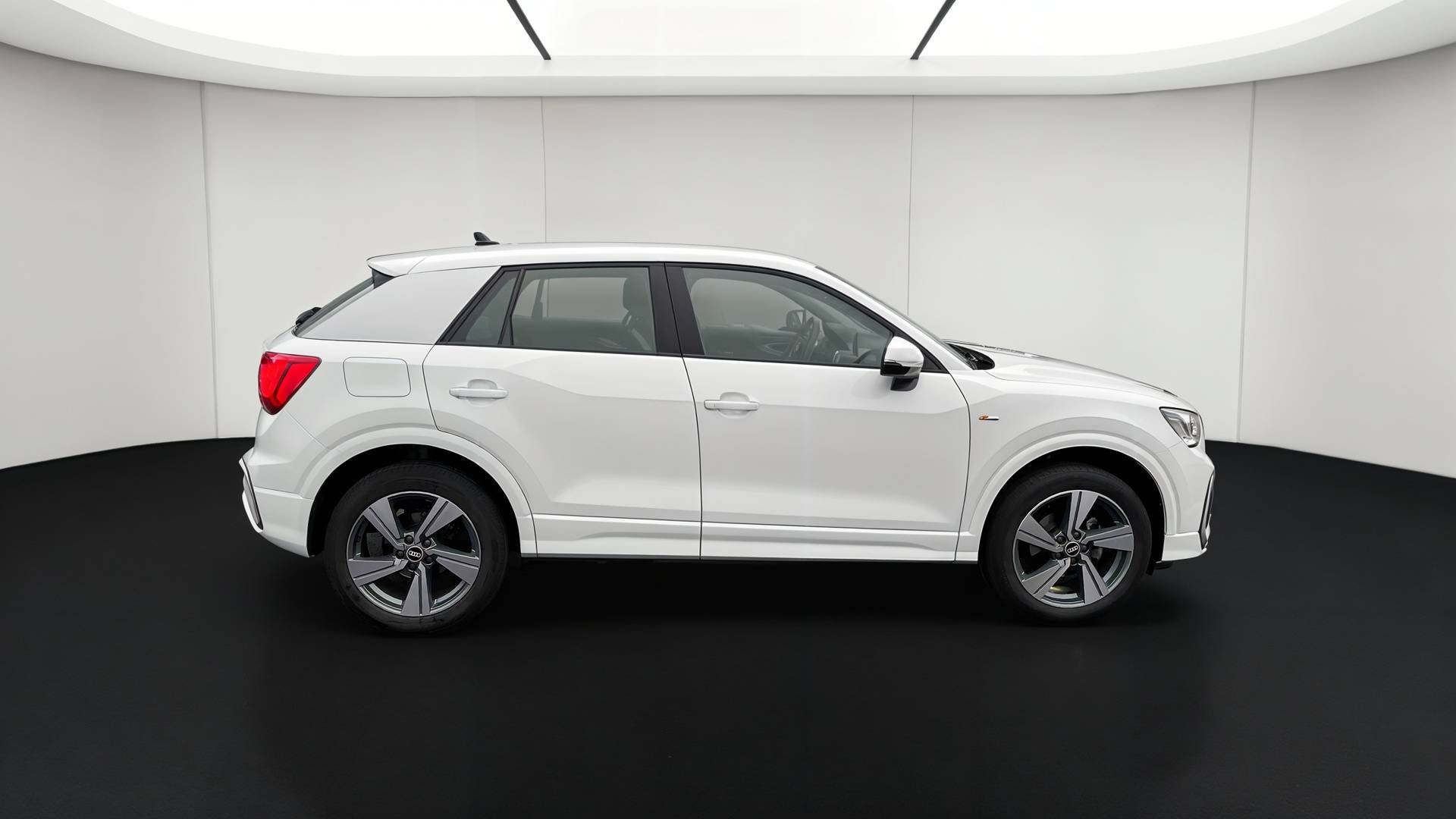 audi q tfsi s tronic s line