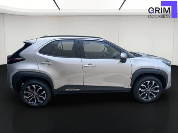 toyota yaris cross hybride h awd i design