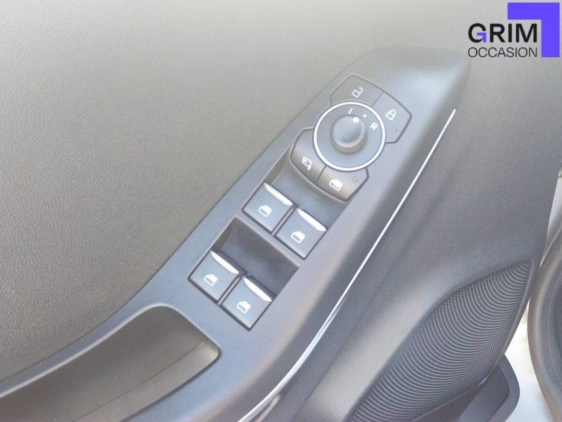 ford puma flexifuel ch mhev ss bvm titanium business