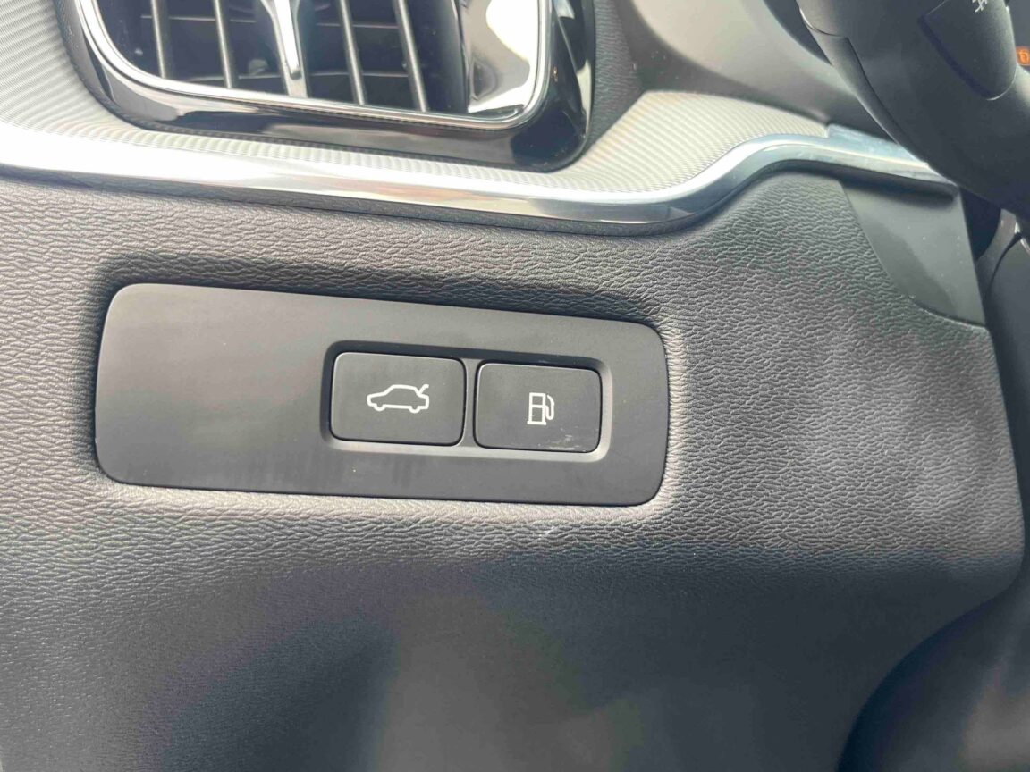 volvo xc t awd hybride rechargeable ch ch geartronic plus style dark