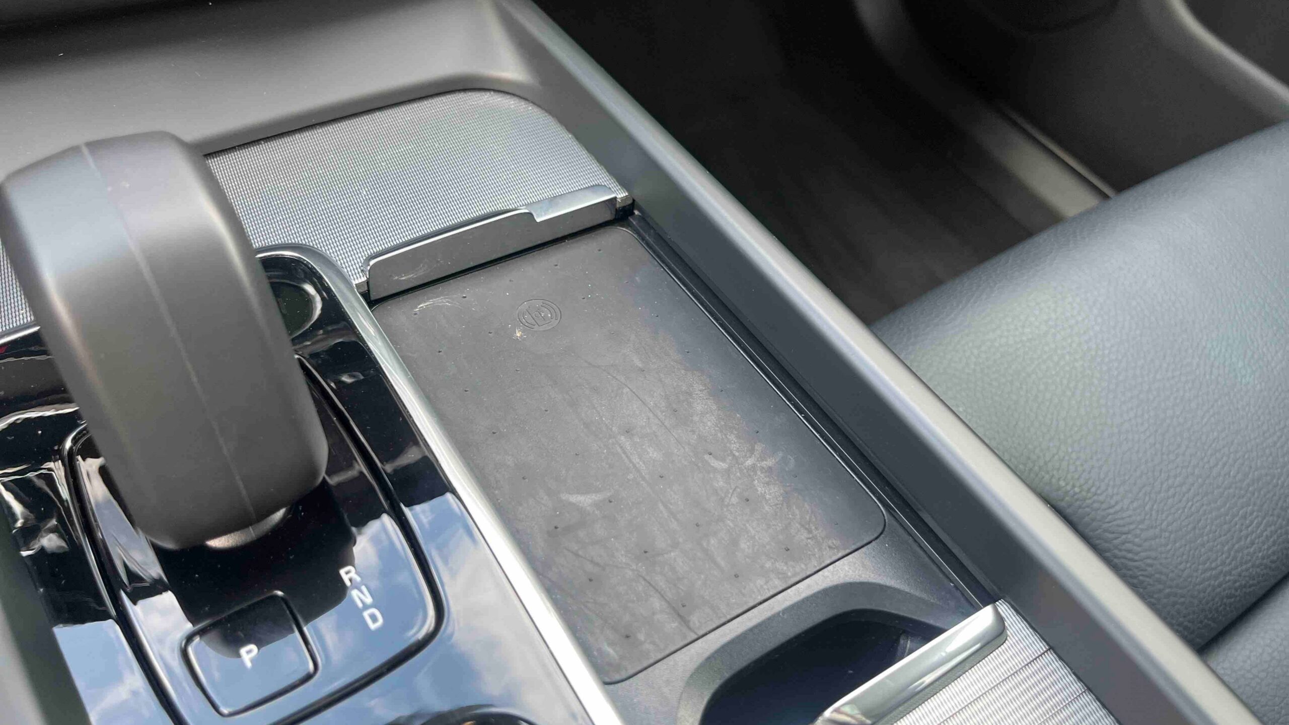 volvo xc t awd hybride rechargeable ch ch geartronic plus style dark