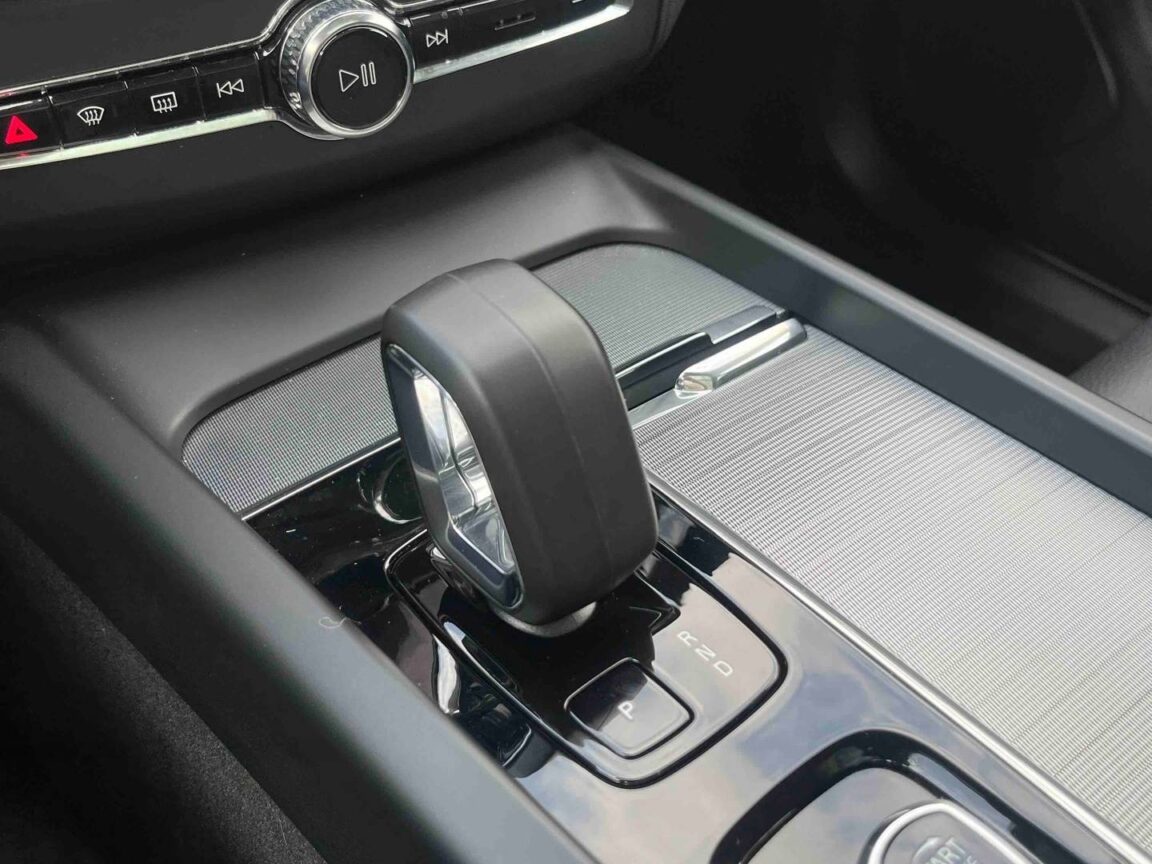 volvo xc t awd hybride rechargeable ch ch geartronic plus style dark