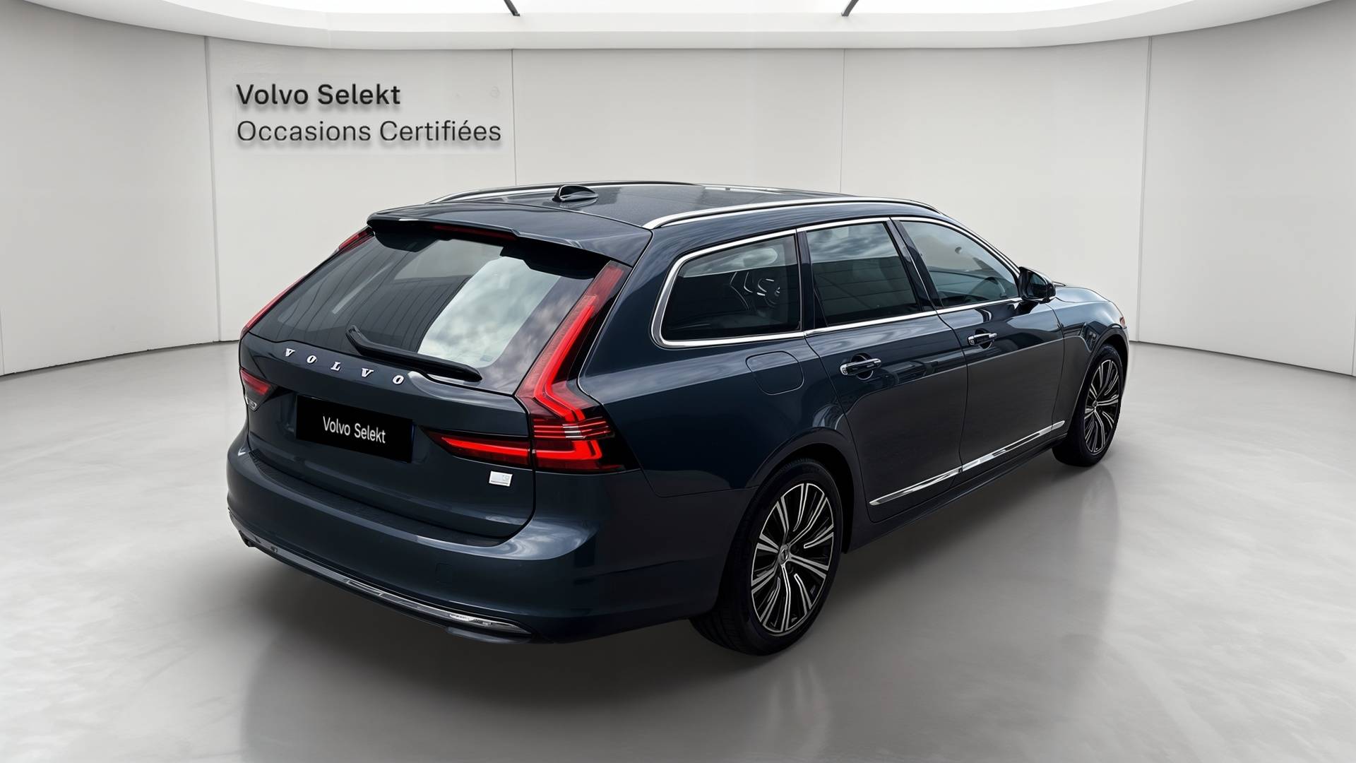volvo v t awd recharge ch geartronic inscription luxe