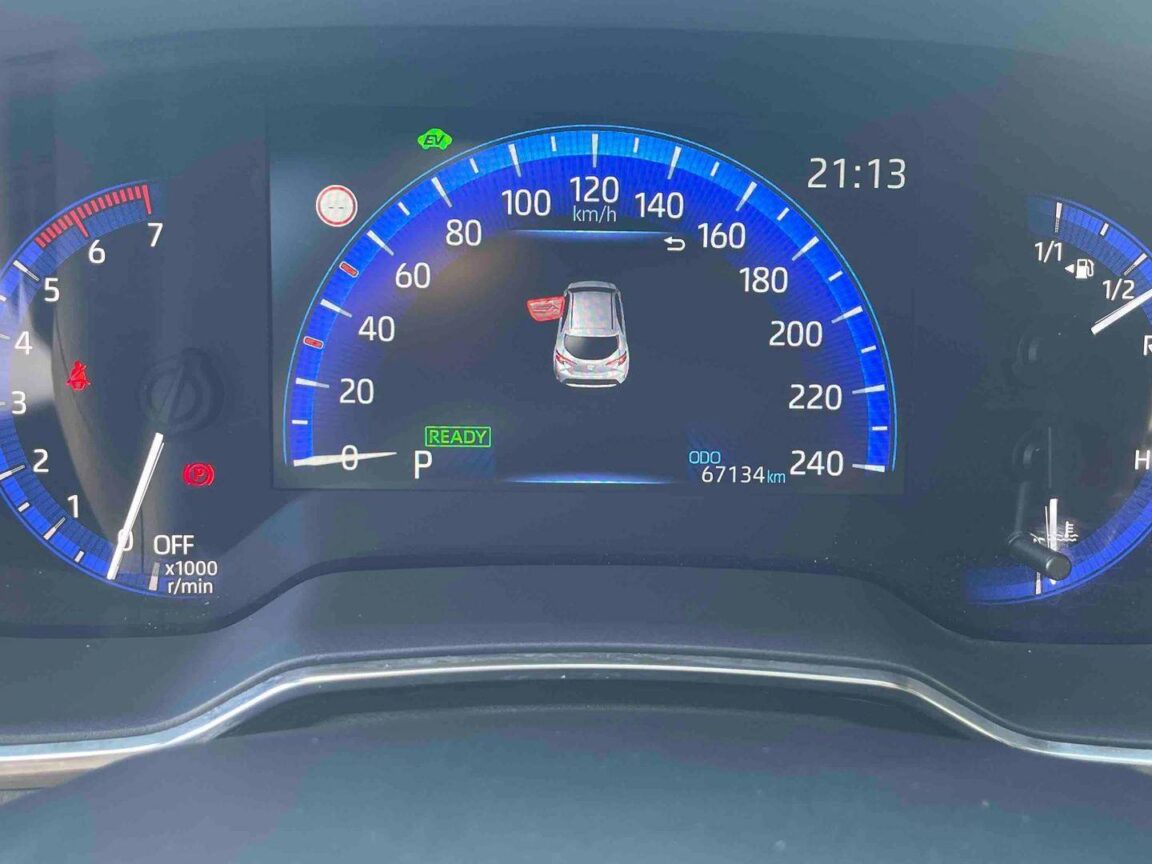 toyota corolla touring sports pro hybride h dynamic business stage hybrid academy