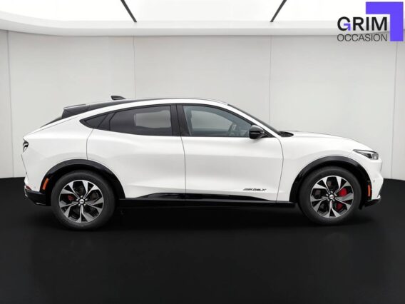 ford mustang mach e extended range kwh ch premium