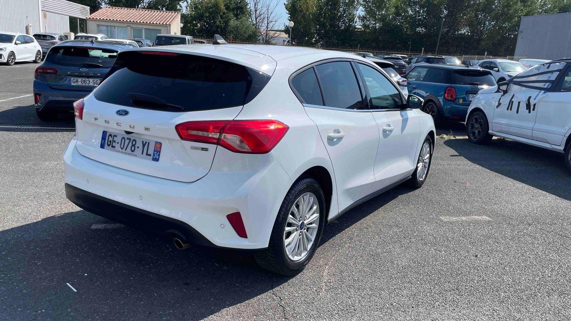ford focus flexifuel ss mhev titanium x business