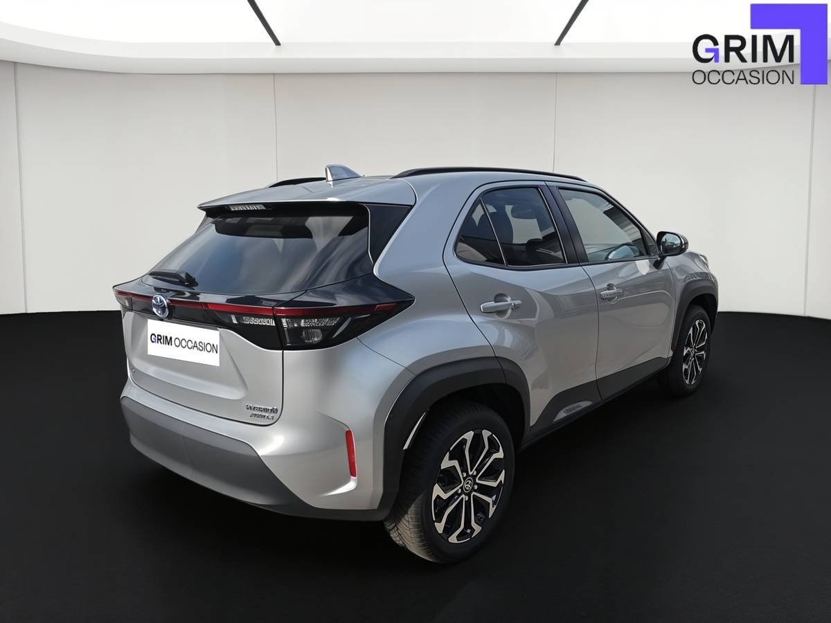 toyota yaris cross hybride h awd i design