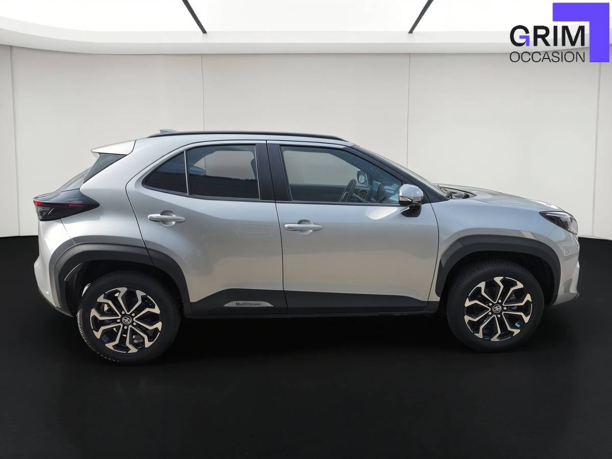 toyota yaris cross hybride h awd i design