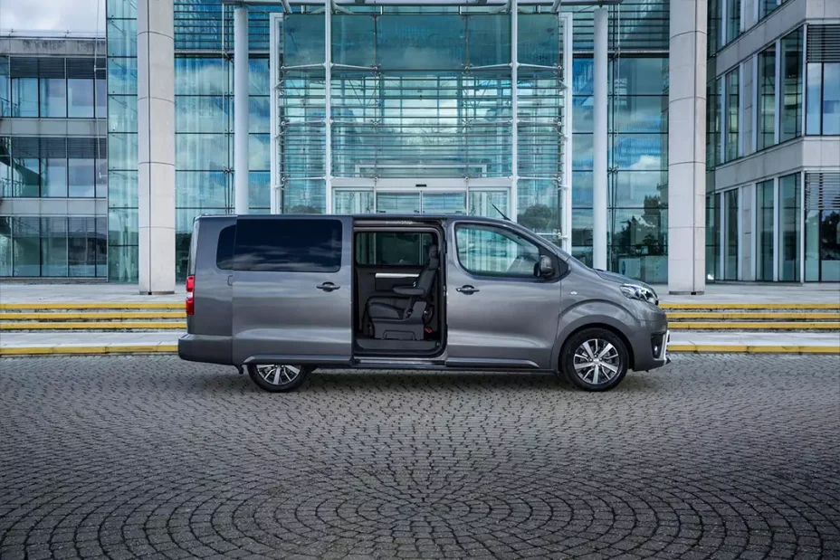 voiture occasion places Toyota Proace verso
