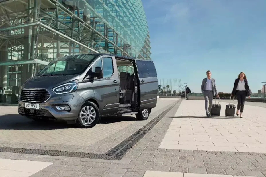 voiture occasion 9 places ford turneo custom