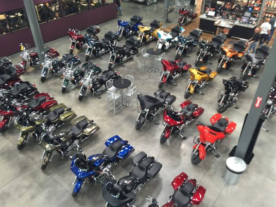 acheter une moto d'occasion chez un concessionnaire moto