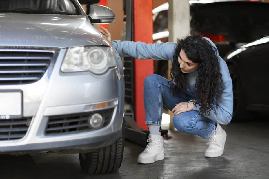 inspection des taches sous ma voiture