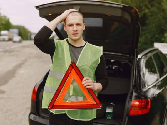 ce qui est obligatoire dans votre voiture ()
